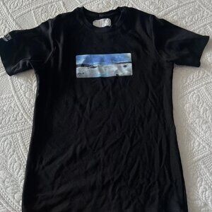 Blue Lagoon Iceland tee shirt sz L Never worn